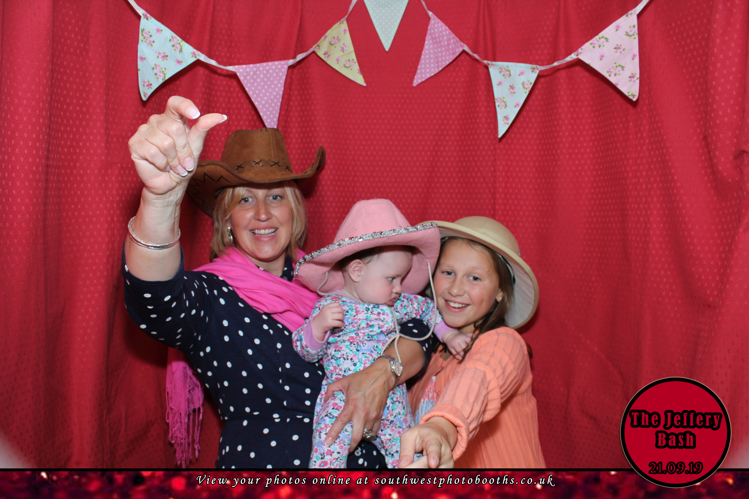 The Jeffery Bash | View more photos from the event at gallery.southwestphotobooths.co.uk/u/SWPB/The-Jeffery-Bash